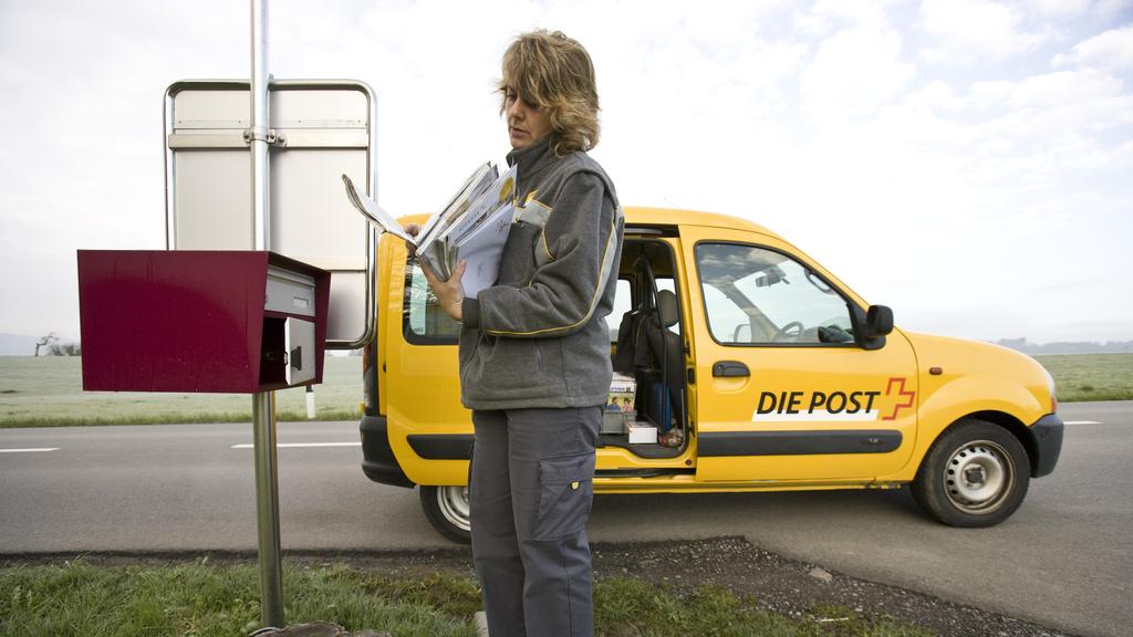 Les restrictions de service postal pourraient concerner 10'000 maisons. [Gaetan Bally]