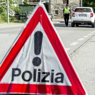 C'est la police cantonale tessinoise qui a annoncé le décès mardi d'une fillette de 5 ans laissée seule dans une automobile près de Lugano. [Keystone - Carlo Reguzzi]