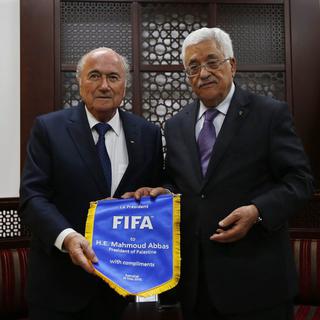 Sepp Blatter a rencontré mercredi le président de l'Autorité palestinienne Mahmoud Abbas. [EPA/Keystone - Mohamad Torokman]