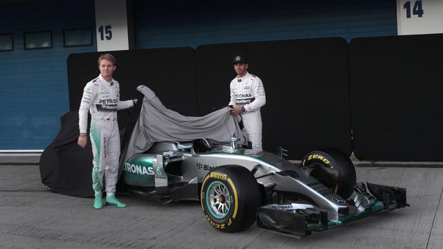 Rosberg (gauche) et Hamilton seront une fois encore les favoris au titre mondial. [Miguel Morenatti]