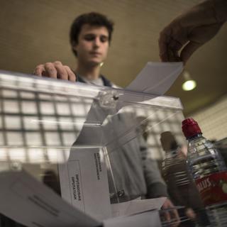 Un électeur espagnol. [AP Photo/Keystone - Alvaro Barrientos]