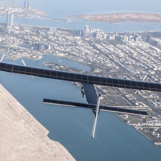 Solar Impulse au-dessus d'Abu Dhabi. [Keystone - REVILLARD - EPA]