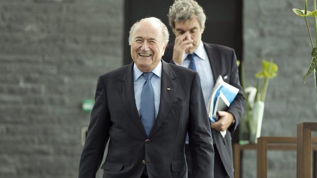 Blatter avait perdu le soutien de De Gregorio (en arrière-plan) au sein de la FIFA. [Ennio Leanza]