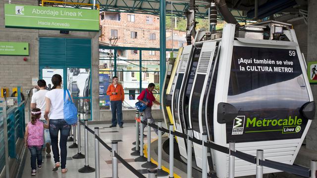 Le "métro-câble" de Medellin en Colombie: un exemple pour Lausanne? [hemis.fr/AFP - Franck Guiziou]