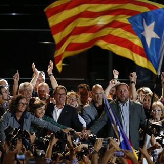 Le président indépendantiste sortant Artur Mas a revendiqué une énorme légitimité pour l'indépendance de la Catalogne après avoir obtenu la majorité absolue au Parlement régional. [Sergio Perez]