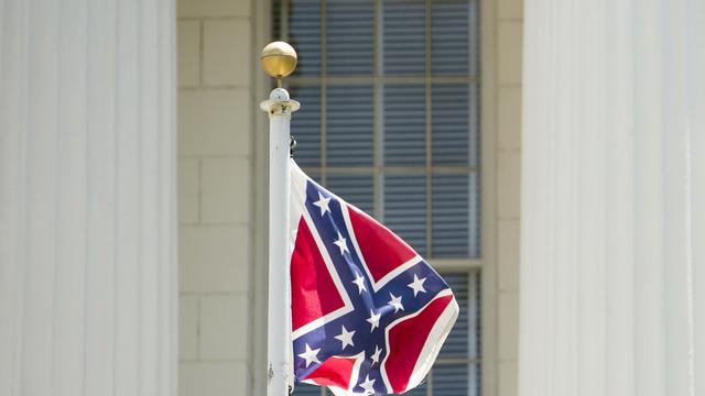 Le drapeau confédéré flotte encore en de nombreux endroits des Etats-Unis. [Albert Cesar]