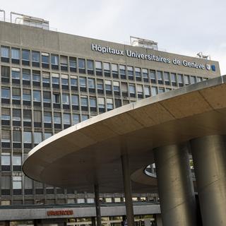 Le bâtiment principal des Hôpitaux universitaires genevois (HUG). [Keystone - Christophe Bott]