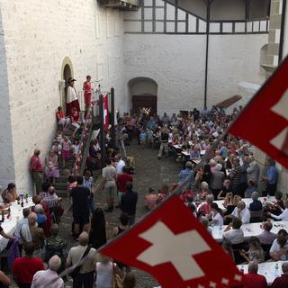 La presse alémanique titre sur une Suisse désunie pour la fête nationale.