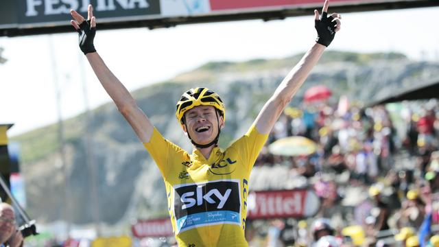 14 juillet, La Pierre-Saint-Martin: Chris Froome assomme le Tour de France dès la 1re étape de montagne dans les Pyrénées. Le Britannique semble avoir déjà course gagnée à 12 jours de l'arrivée. [Christophe Ena]