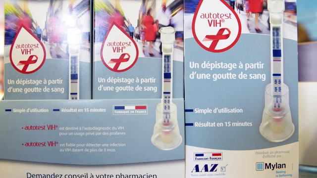 Un autotest du VIH vendu en pharmacie depuis le 15 septembre 2015 en France.