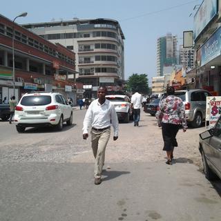 Dans les rues de Kinshasa. [Flickr.com - Antoine Moens de hase]