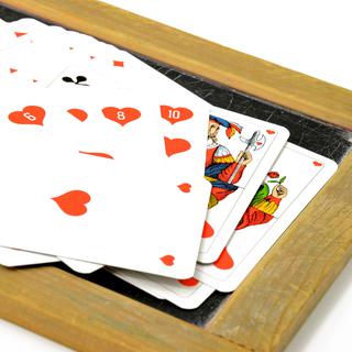 Le jass, un des jeux de cartes les plus prisés des Suisses. [djama]