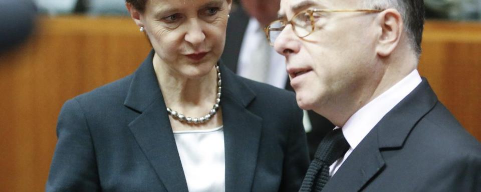 Le ministre français de l'Intérieur, Bernard Cazeneuve, en compagnie de Simonetta Sommaruga,  ce vendredi 20 novembre 2015 à Bruxelles.