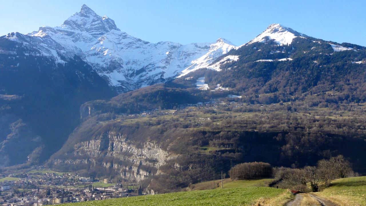 Ciel bleu et vent du sud modéré sur St-Maurice et la région. [René Rappaz]