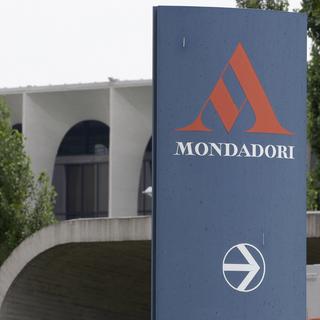 L'immeuble du groupe Mondadori à Milan. [AP Photo/Keystone - Luca Bruno]