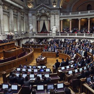 Les députés portugais ont adopté une loi permettant l'adoption aux couples homosexuels. [EPA/Keystone - Mario Cruz]