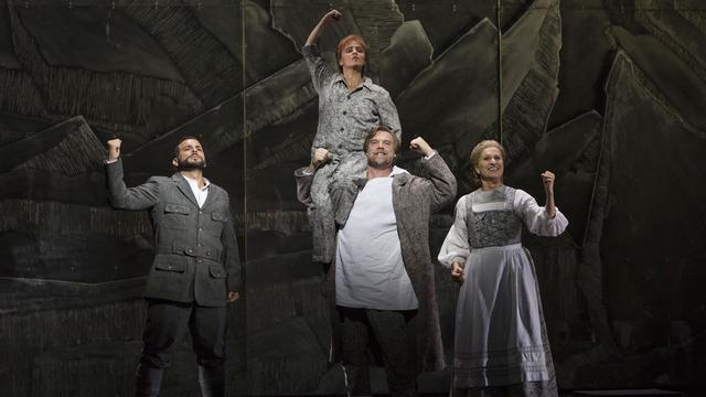 "Guillaume Tell", avec Enea Scala (Arnold), Amelia Scicolone (Jemmy), Jean-François Lapointe (Guillaume Tell) et Doris Lamprecht (Hedwige). [GTG - Magali Dougados]