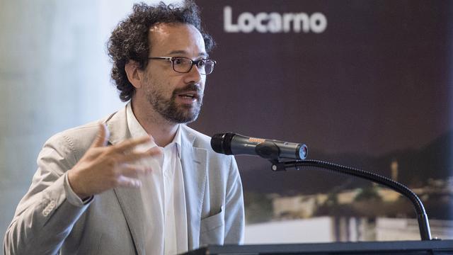 Carlo Chatrian lors d'une conférence de presse, le 15 juillet 2015 à Locarno. [Marcel Bieri]