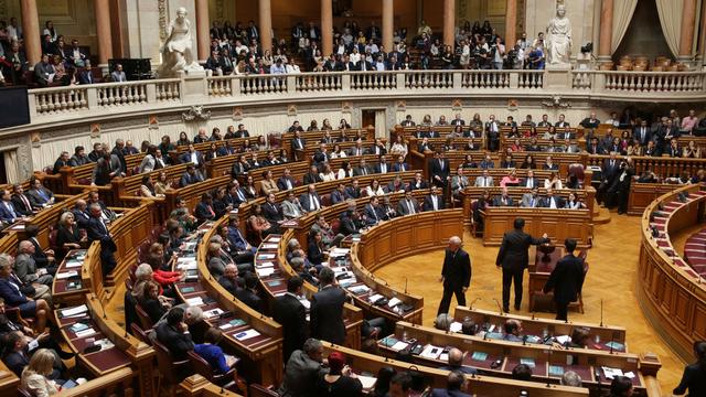 La droite est minoritaire au Parlement portugais. [AP Photo/Keystone - Armando Franca]