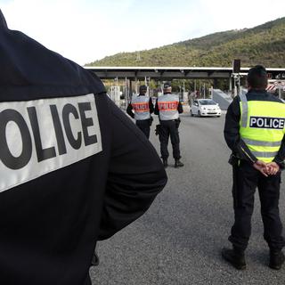 Quelque 8000 policiers et gendarmes sont déployés aux frontières françaises à l'occasion de la conférence. [Reuters - Eric Gaillard]