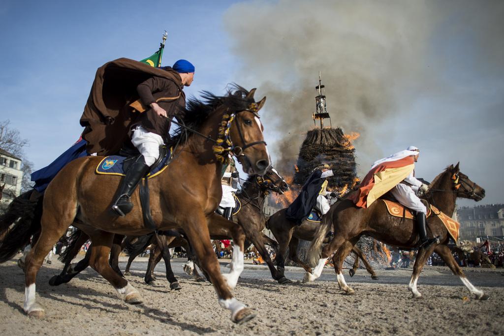 Un cheval a perdu la vie alors qu'il galopait autour du Bonhomme hiver. [KEYSTONE - Ennio Leanza]