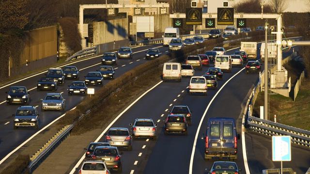 Les routes sont-elles devenues plus sûres ou moins sûres en Suisse? [Keystone - Laurent Gilliéron]