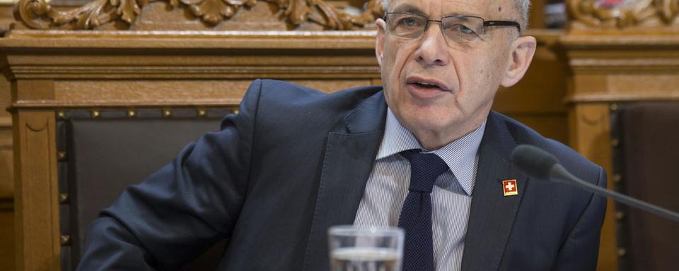 Ueli Maurer au Conseil des Etats, jeudi 19.03.2015. [Keystone - Peter Klaunzer]