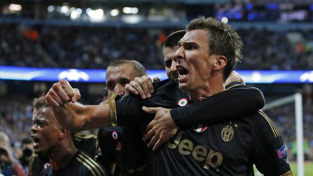 Mandzukic égalise et sonne la révolte de la Juventus. [Jon Super]