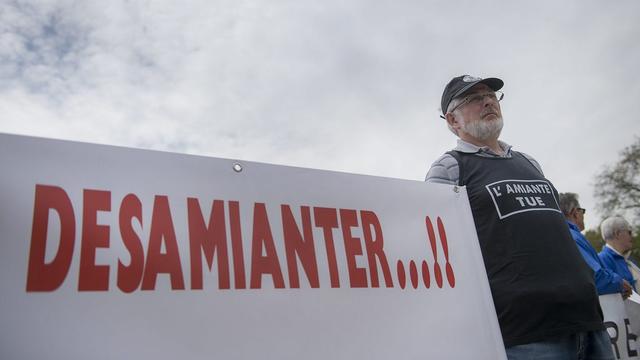 Manifestation de soutien aux victimes de l'amiante en mai 2013 à Genève.