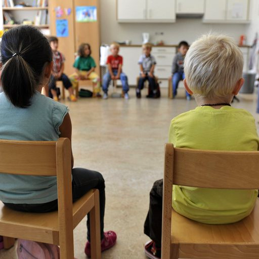 La demande de places en crèches est très forte en ville de Genève (photo illustration). [Keystone - Georgios Kefalas]