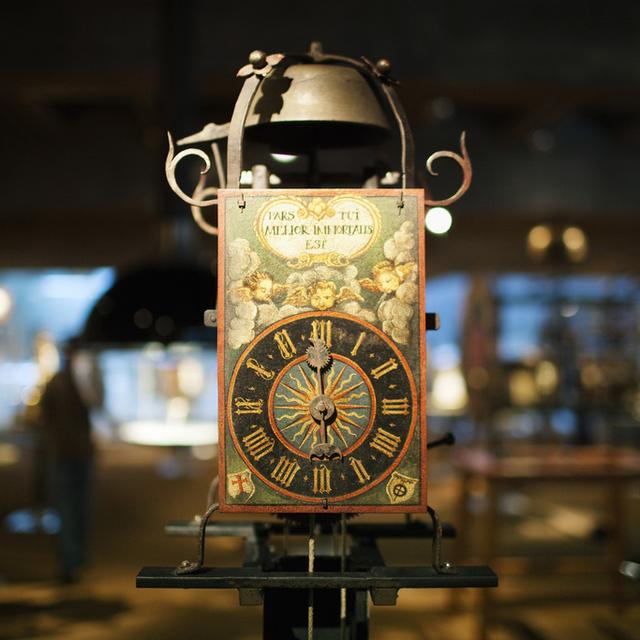 Une horloge historique exposé dans un musée de La Chaux-de-Fonds. [Keystone. - Gaetan Bally]