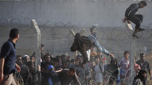 Près de la moitié des réfugiés syriens ont fui vers la Turquie. [AP Photo/Lefteris Pitarakis]