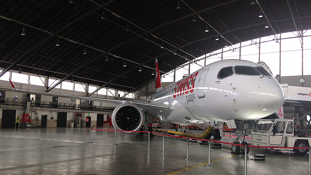 Swiss a présenté le Bombardier C-Series le 30 juin 2016. [RTS - Rouven Gueissaz]