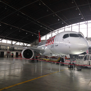 Swiss a présenté le Bombardier C-Series le 30 juin 2016. [RTS - Rouven Gueissaz]