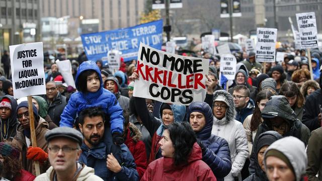 Chicago connaît un regain de tensions depuis que la vidéo du drame a été diffusée pour la première fois mardi. [AP Photo - Nam Y. Huh]