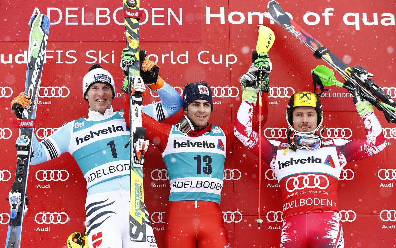 Dopfer (à gauche), Gross (au centre) et Hirscher (à droite) ont offert une lutte palpitante aux spectateurs. [REUTERS - Ruben Sprich]