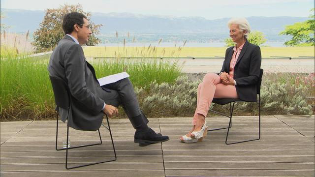 Christine Lagarde répond aux questions de Darius Rochebin, ce 28 août 2015 au siège du World Economic Forum à Cologny (GE).