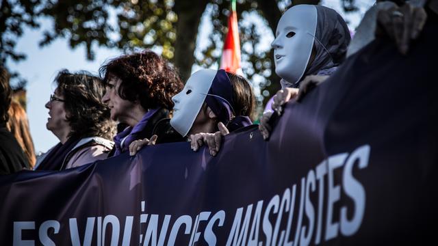 Manifestantes dans le cortège contre la violence faite aux femmes à Madrid, le 7 novembre 2015. [Victoria Herranz/NurPhoto]