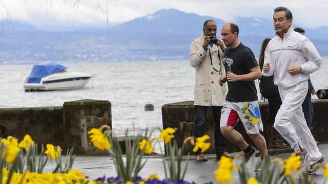 Jogging sur les quais de Lausanne pour le ministre des affaires étrangères chinois Wang Yi, le lundi 30 mars 2015.