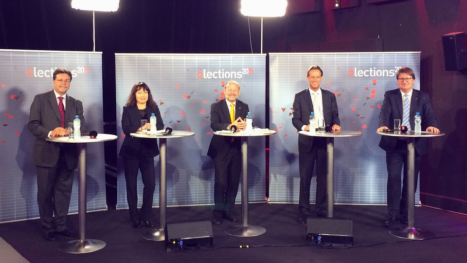 Les cinq invités du débat: Robert Cramer, Géraldine Savary, Dominique de Buman, Christian Lüscher et Claude-Alain Voiblet. [RTS - Michel Eymann]