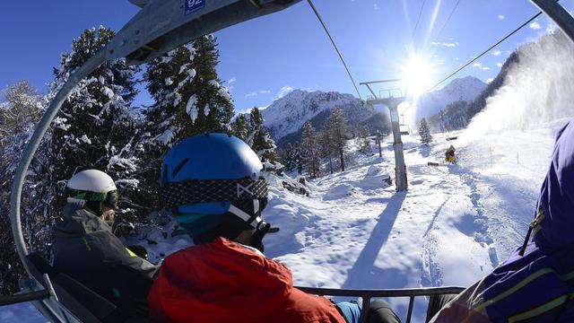 La plupart des stations (ici, Nendaz VS) rejettent les exigences posées par la CFF. [Keystone - Maxime Schmid]