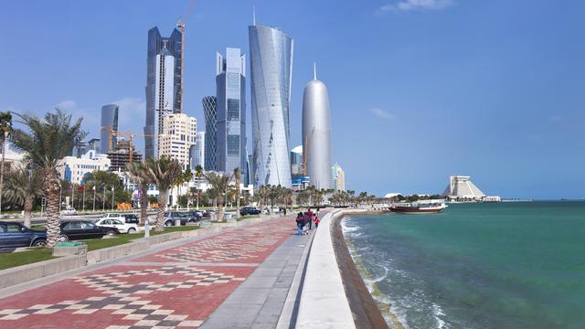 Une vue du quartier financier au bord de la corniche de Doha, au Qatar. [Gavin Hellier]