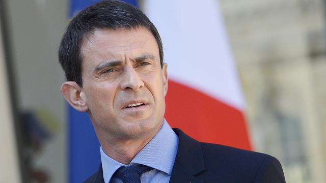 Le Premier ministre français Manuel Valls lors d'une conférence de presse, après l'arrestation d'un Algérien qui aurait tenté de planifier un attentat contre une église.