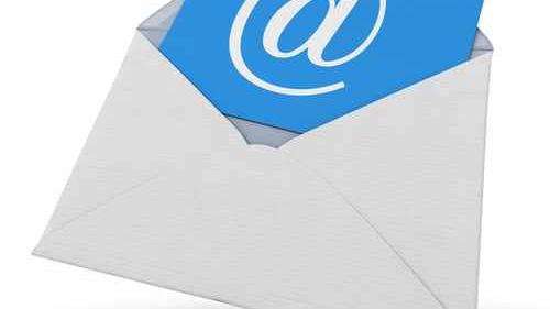 Carte postale, e-mail, enveloppe. [Fotolia - Frank Boston]