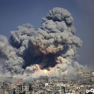 Gaza sous les bombes en juillet 2014. [AP/Keystone - Hatem Moussa]