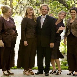 Le show "Sister wives" met en lumière la vie matrimoniale d'un homme avec 4 femmes, dont l’une est son épouse. [AP/Keystone - Bryant Livingston]