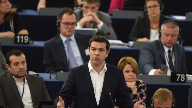 Alexis Tsipras s'est présenté devant les députés européens réunis à Strasbourg pour exhorter ses partenaires à faire des concessions. [EPA/Keystone - Patrick Seeger]