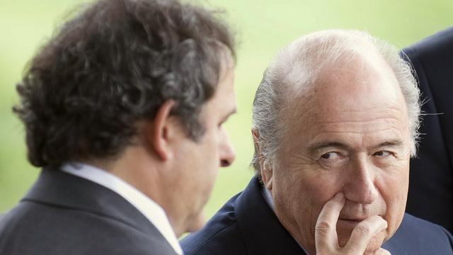 Platini et Blatter attendent toujours mardi le verdict de la commission d'éthique de la FIFA. [A.della Valle]