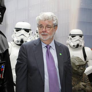 George Lucas et quelques-uns des personnages de "Star Wars".