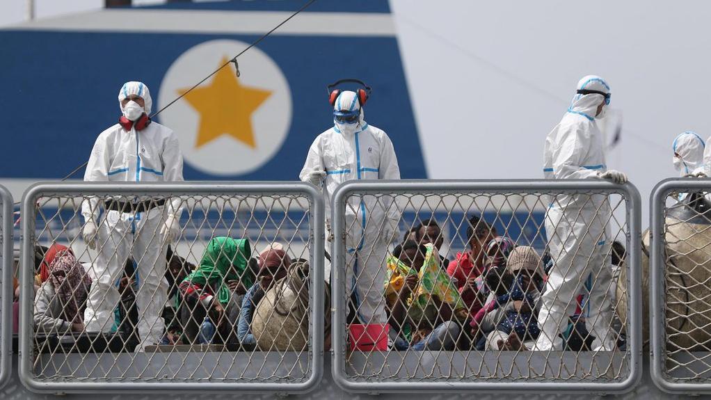 Des migrants continuent à arriver en Europe en traversant la Méditerranée. [EPA/Keystone - Cesare Abbate]